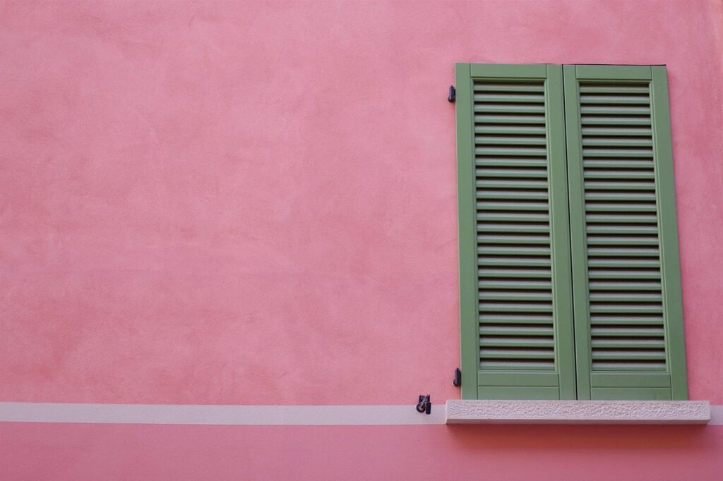 shutters-924979_1280